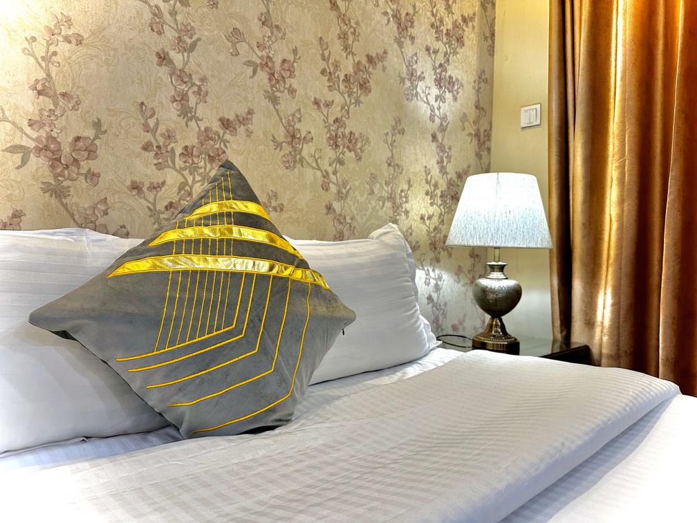 Shymoli & Dipali Pool Cottage Suites
