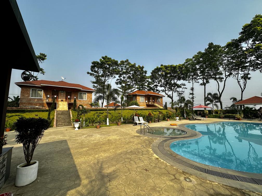 Shymoli & Dipali Pool Cottage Suites